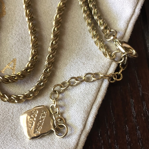 Kendra Scott Iridescent Black Shaylee Arrowhead Necklace - Picture 12 of 14